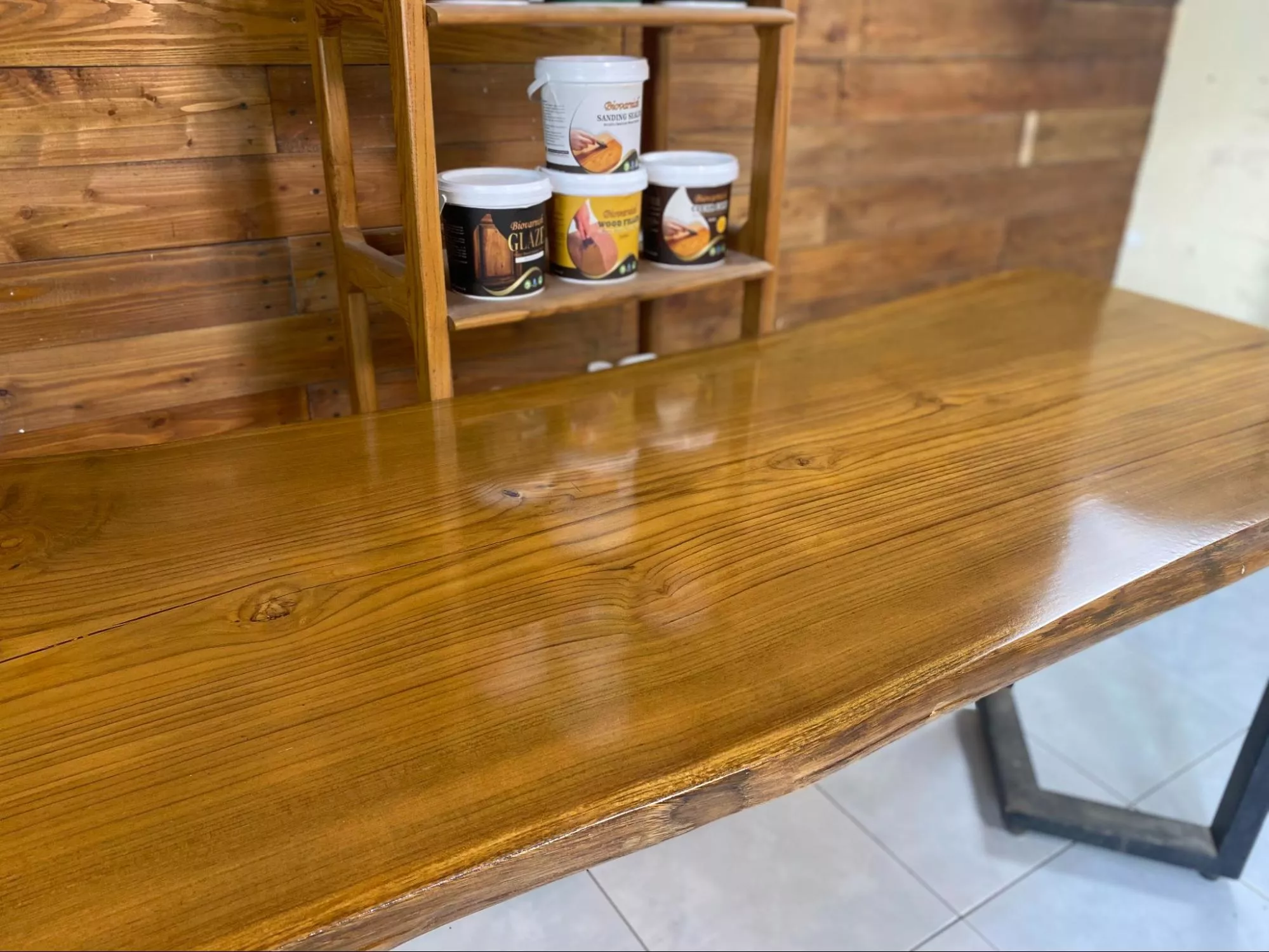 tingkat kilap cat kayu waterbased